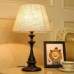 Lampe de Chevet Blanche en Bois Nordique au Style Rétro