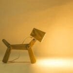 Lampe de Chevet Bois Naturel Design Chien pour une Décoration Chic