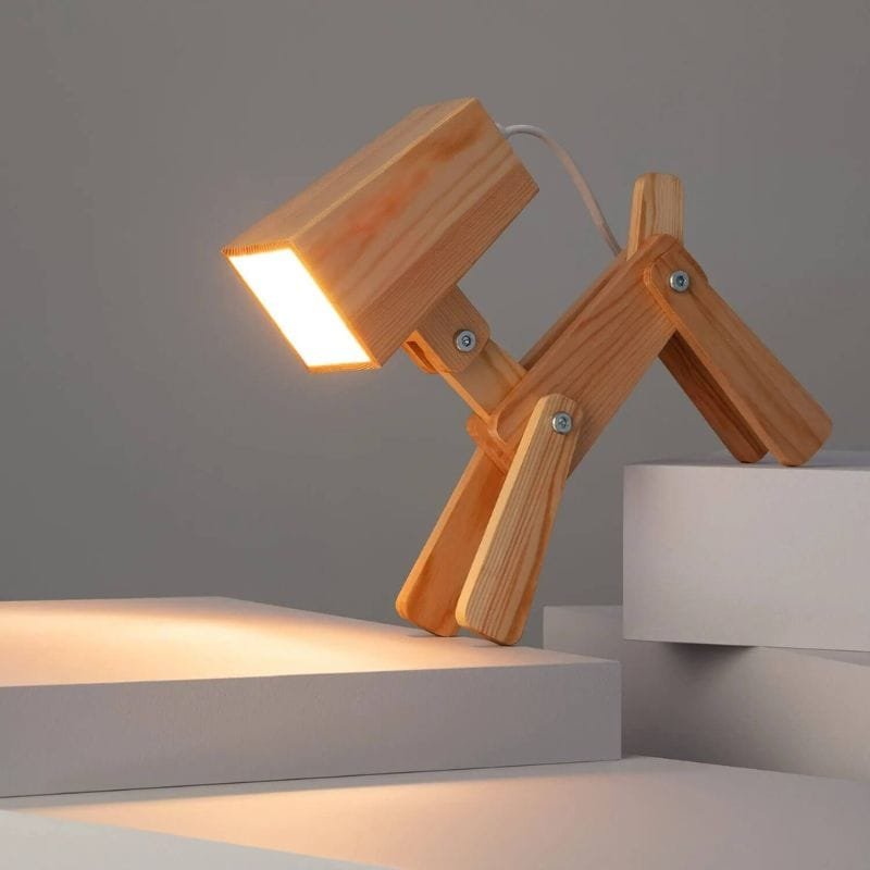 Lampe de chevet bois naturel design chien allumée