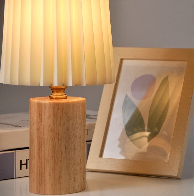 Lampe de chevet design scandinave allumée