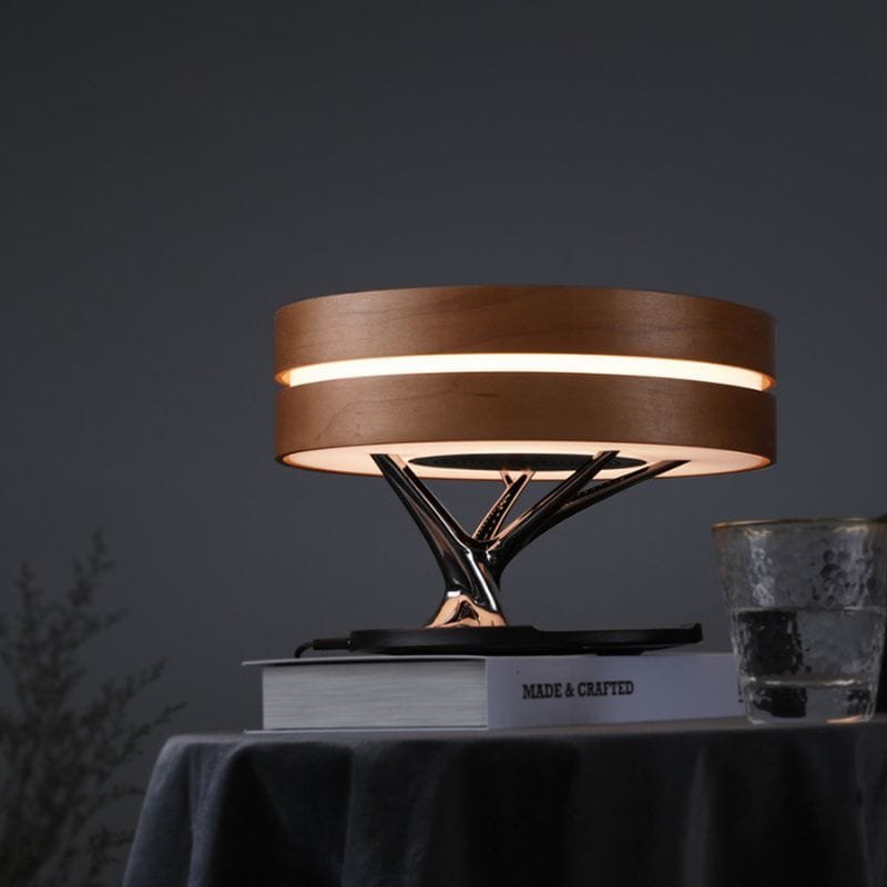 Lampe de chevet tactile sur une table basse