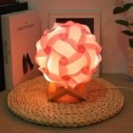 veilleuse design lune pour une ambiance moderne et originale 990 1
