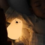 Veilleuse Ourson: Douce Lumière pour Apaiser les Terreurs Nocturnes